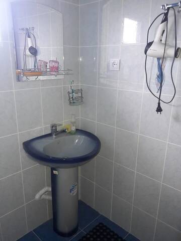 Фото номера Люкс с балконом Проживание в семье Rooms Fialka, Biryuza г. Алахадзы 5
