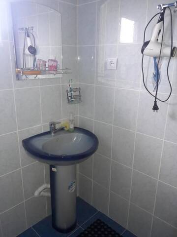 Фото номера Люкс с балконом Проживание в семье Rooms Fialka, Biryuza г. Алахадзы 36