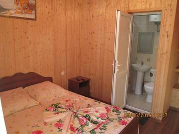 Фото номера Роскошный трехместный номер Гостевой дом Rozali Guest House г. Алахадзы 9