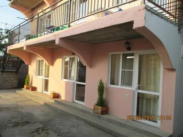 Фото номера Роскошный трехместный номер Гостевой дом Rozali Guest House г. Алахадзы 46