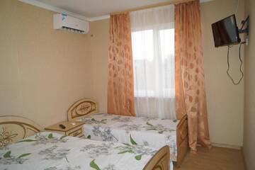 Фото номера Cемейный номер с собственной ванной комнатой Гостевой дом U Aleny Guesthouse г. Алахадзы 12