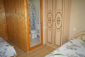 Фото номера Четырехместный номер &quot;Комфорт&quot; Гостевой дом U Aleny Guesthouse г. Алахадзы 10