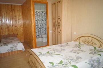 Фото номера Двухместный номер с 1 кроватью Гостевой дом U Aleny Guesthouse г. Алахадзы 6