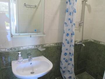Фото номера Роскошный четырехместный номер Гостевой дом Guest House У ДЕДУШКИ САМВЕЛА г. Алахадзы 23
