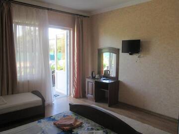 Фото номера Роскошный четырехместный номер Гостевой дом Guest House У ДЕДУШКИ САМВЕЛА г. Алахадзы 5