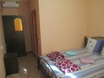 Фото номера Стандартный трехместный номер Гостевой дом Guest House MAKSIM г. Алахадзы 9